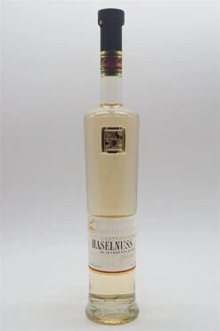 Haselnussspirituose Im Slyrsfass Gereift